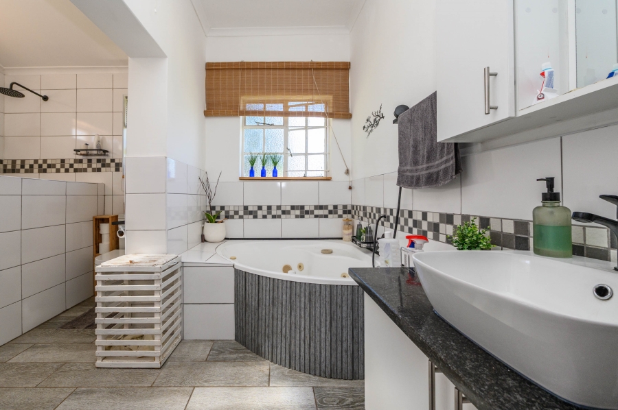 4 Bedroom Property for Sale in Vanes Estate Eastern Cape